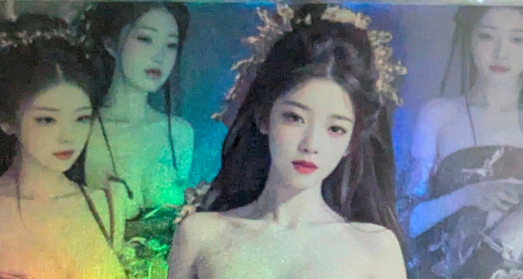 B3P8-3 Holofoil Card - Asian Beauty