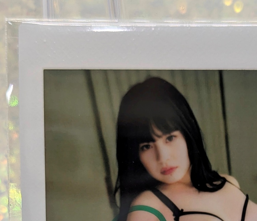 CB2-5- Maina Yuri Autographed Cheki - Image 2